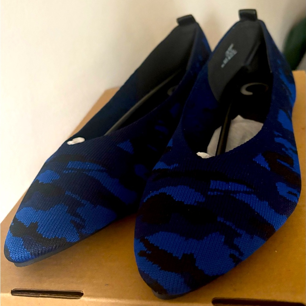 Blue Camouflage Knit Pointed-Toe Flats